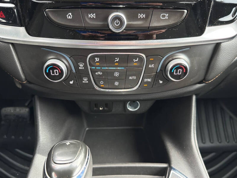 2018 Chevrolet Traverse LT Cloth