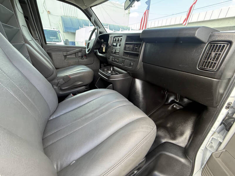 2018 GMC Savana 2500