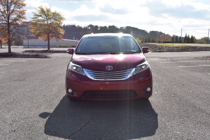 2015 Toyota Sienna Limited Premium photo 9