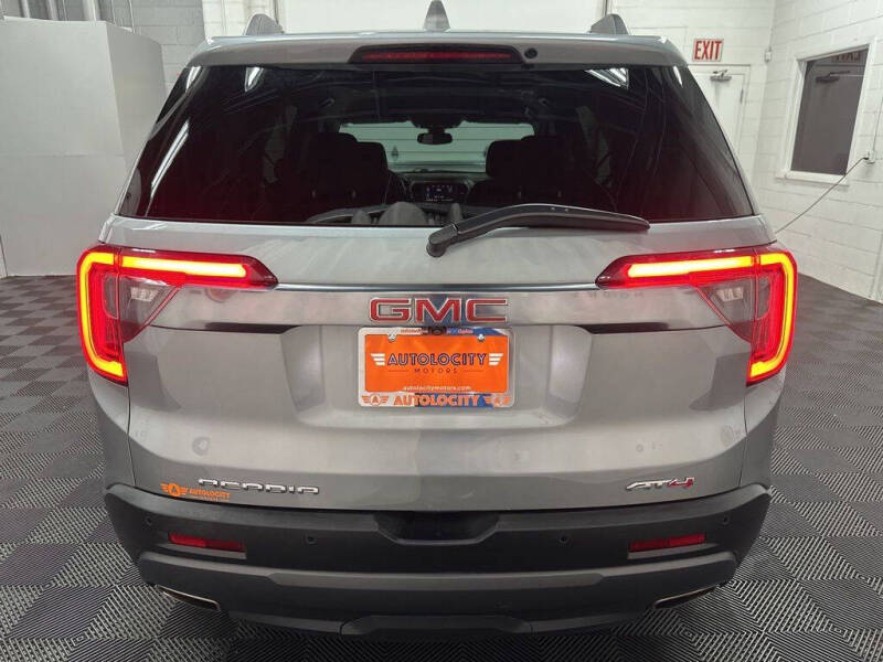2023 GMC Acadia AT4