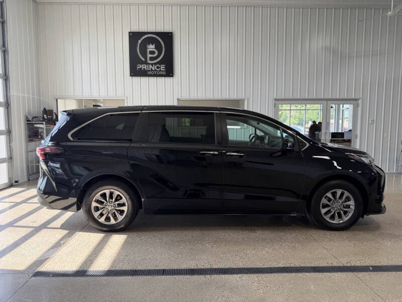 2022 Toyota Sienna XLE 7-Passenger