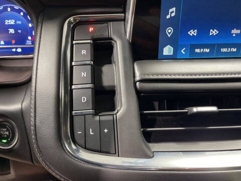 2023 Chevrolet Suburban LT