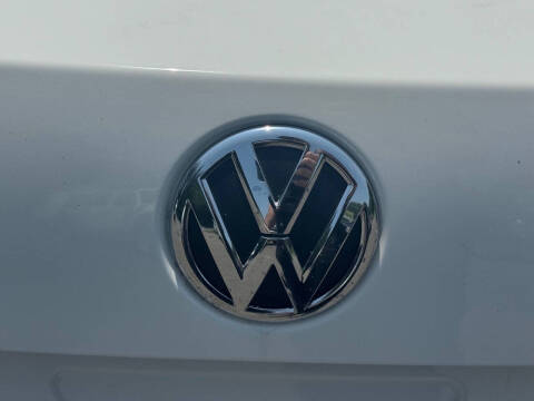 2014 Volkswagen Passat 1.8T S PZEV