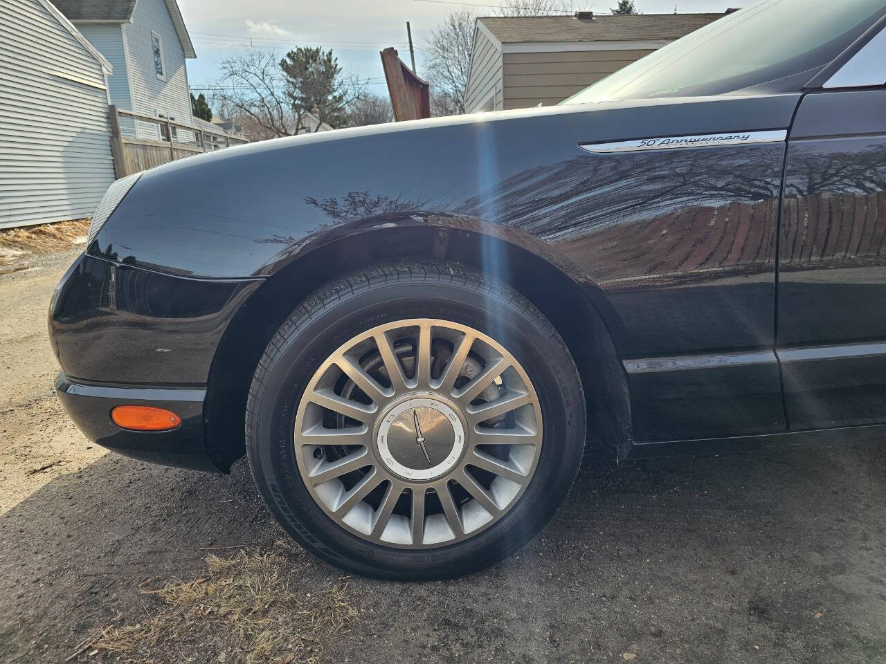 2005 Ford Thunderbird 28
