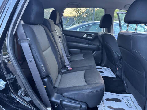 2018 Nissan Pathfinder SV