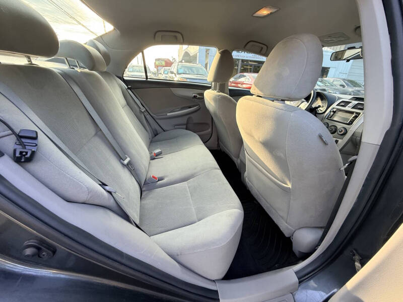 2013 Toyota Corolla LE