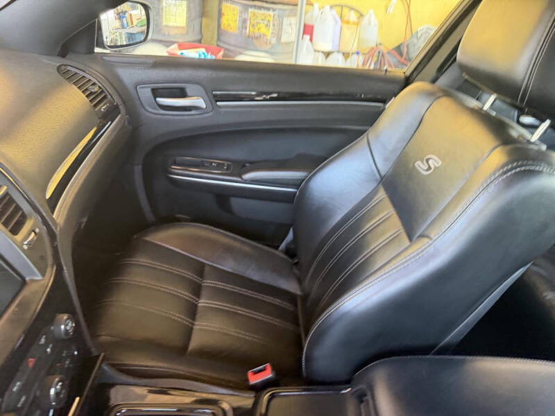 2017 Chrysler 300