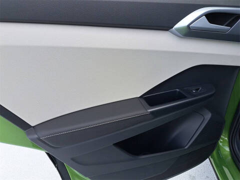 2025 Volkswagen Taos SE 4Motion