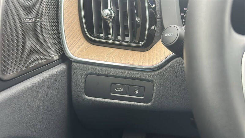 2026 Volvo XC60 T8 Ultra