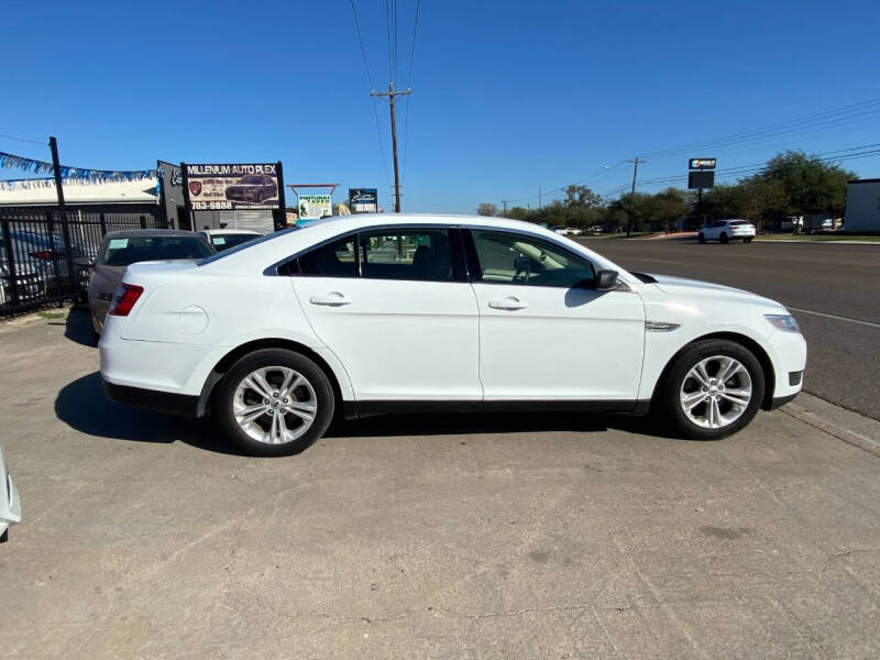 2018 Ford Taurus SE