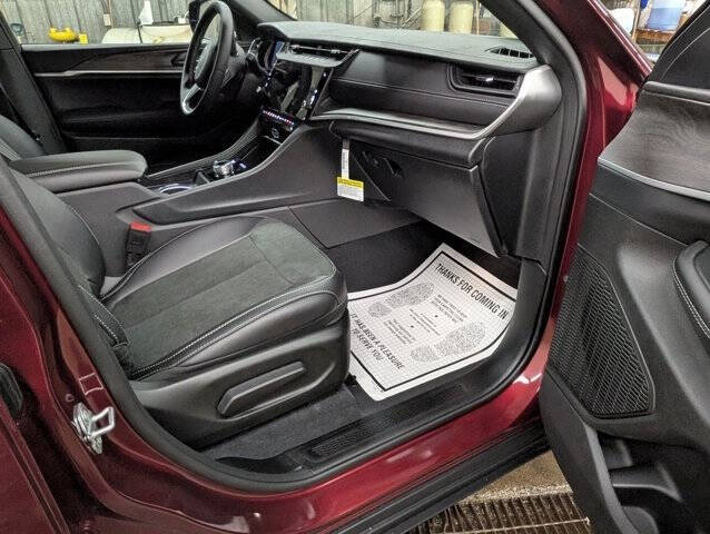 2026 Jeep Grand Cherokee Altitude