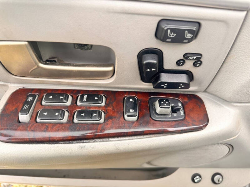 2004 Lincoln Town Car Ultimate