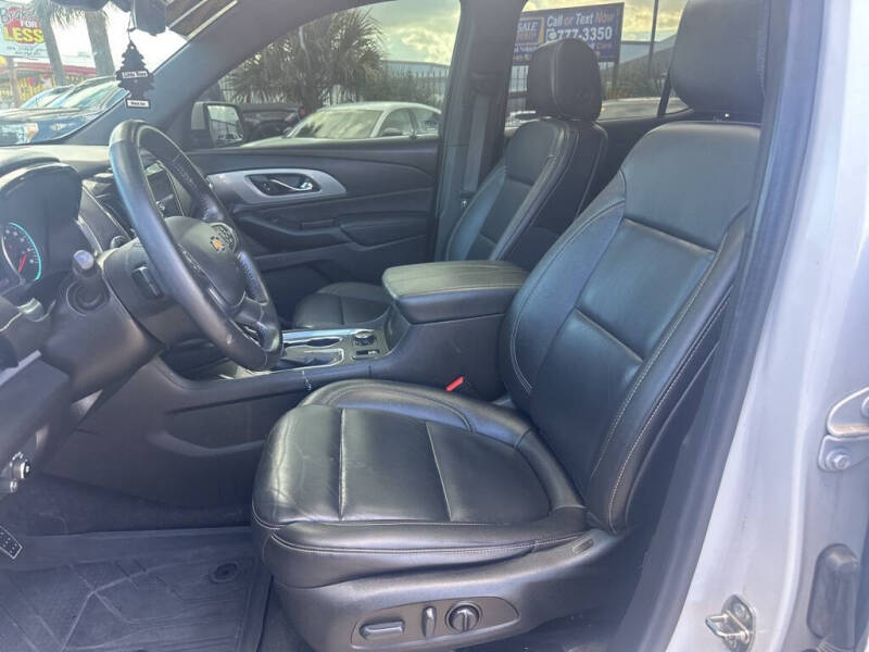 2022 Chevrolet Traverse LT Leather