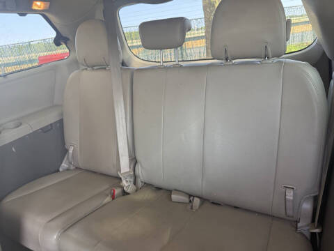 2014 Toyota Sienna XLE 8-Passenger