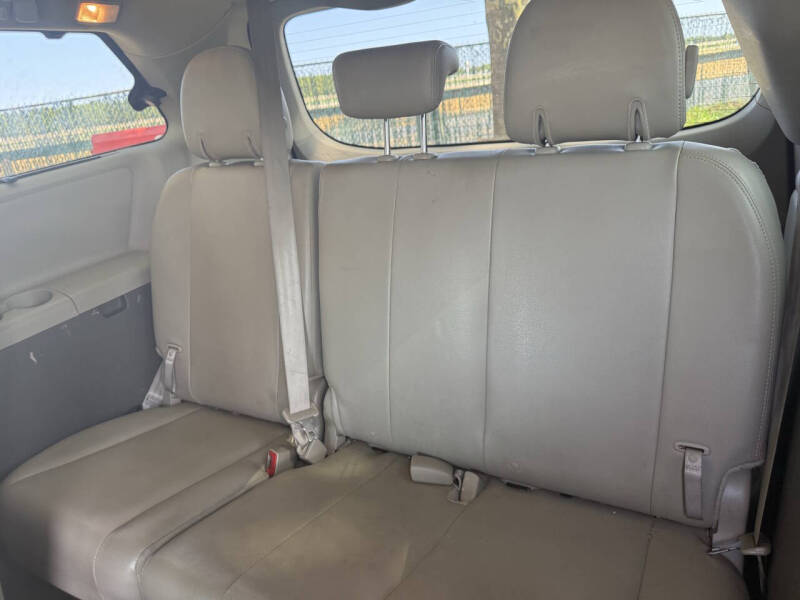 2014 Toyota Sienna XLE 8-Passenger