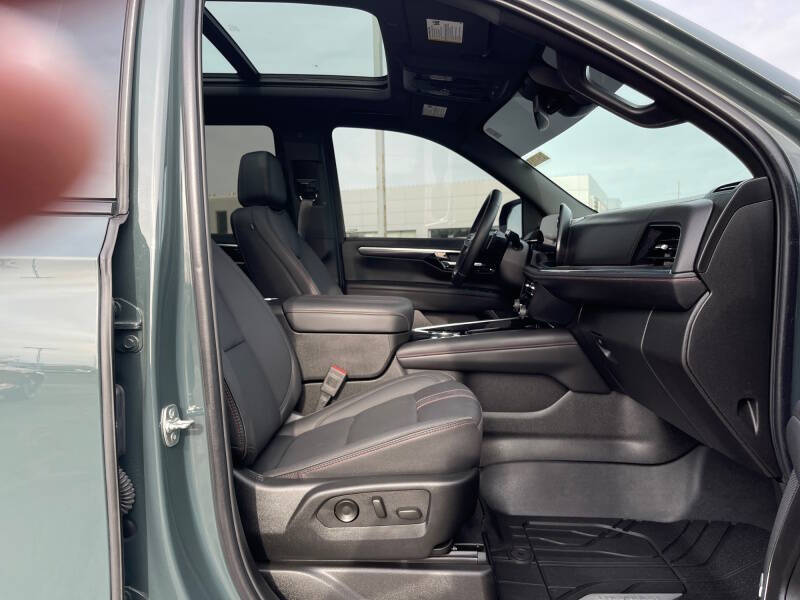 2025 Chevrolet Tahoe RST