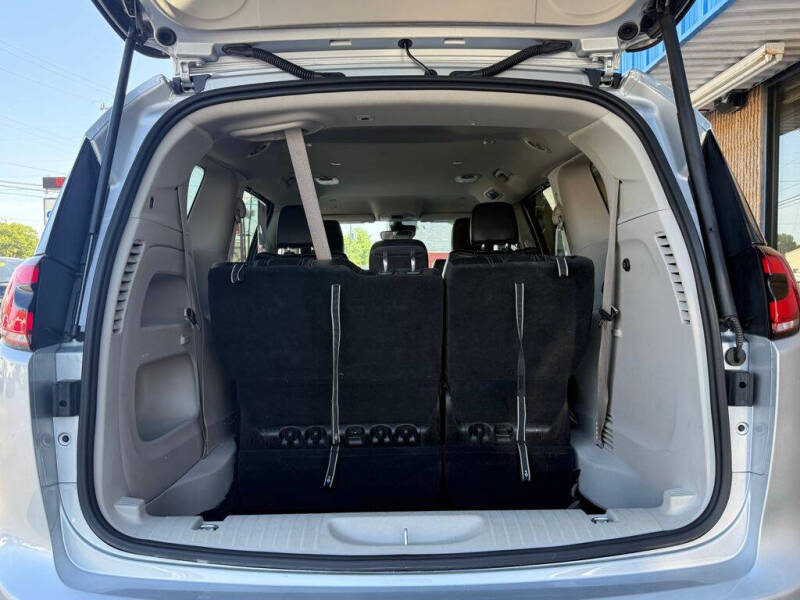 2024 Chrysler Pacifica Touring L