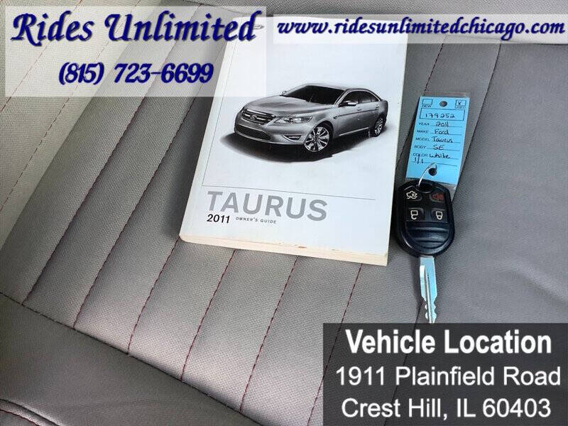 2011 Ford Taurus SE
