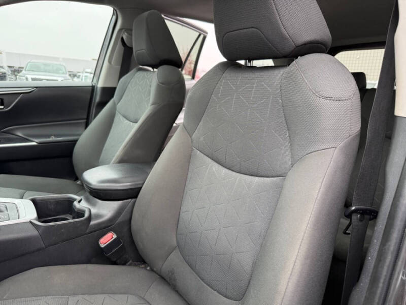 2022 Toyota RAV4 Hybrid XLE