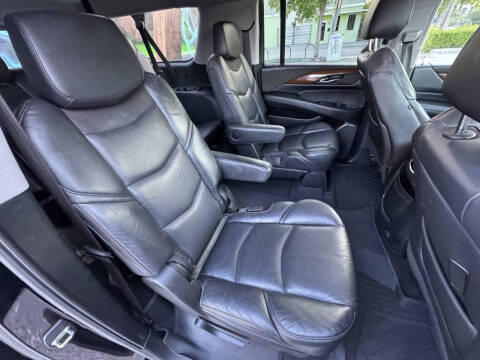 2018 Cadillac Escalade ESV Premium Luxury