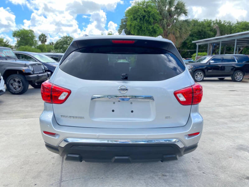 2020 Nissan Pathfinder SL