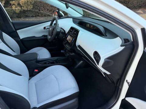 2019 Toyota Prius L Eco