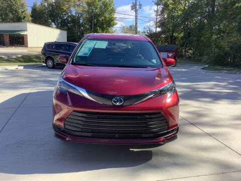 2025 Toyota Sienna LE 8-Passenger