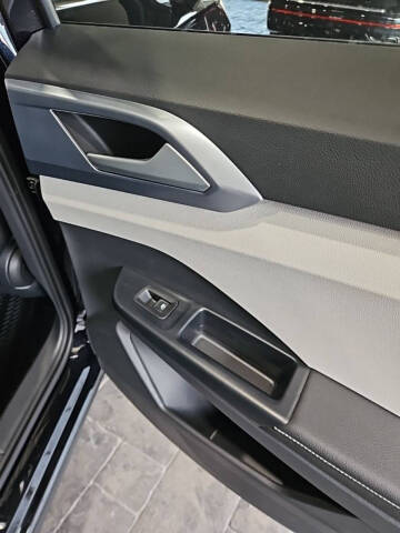 2026 Volkswagen Taos SE 4Motion