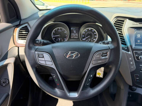 2017 Hyundai Santa Fe SE