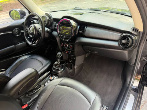 2017 MINI Hardtop 2 Door Cooper
