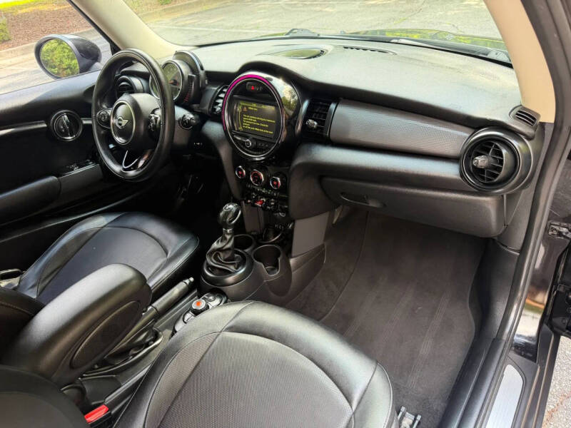 2017 MINI Hardtop 2 Door Cooper