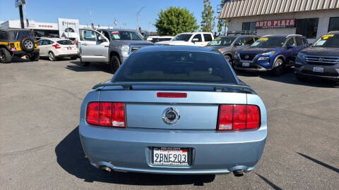 2005 Ford Mustang GT Premium