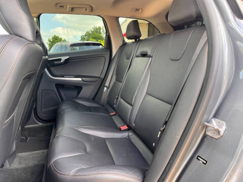 2017 Volvo XC60 T5 Dynamic