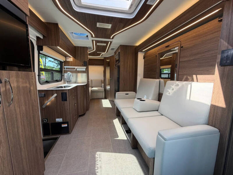 2024 Mercedes-Benz Sprinter