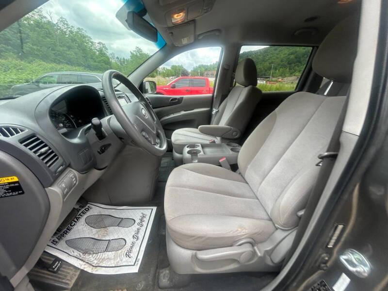 2011 Kia Sedona LX