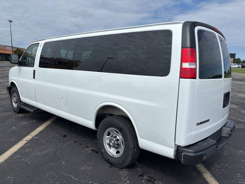 2025 Chevrolet Express LT 3500