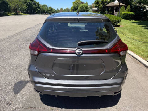 2023 Nissan Kicks S