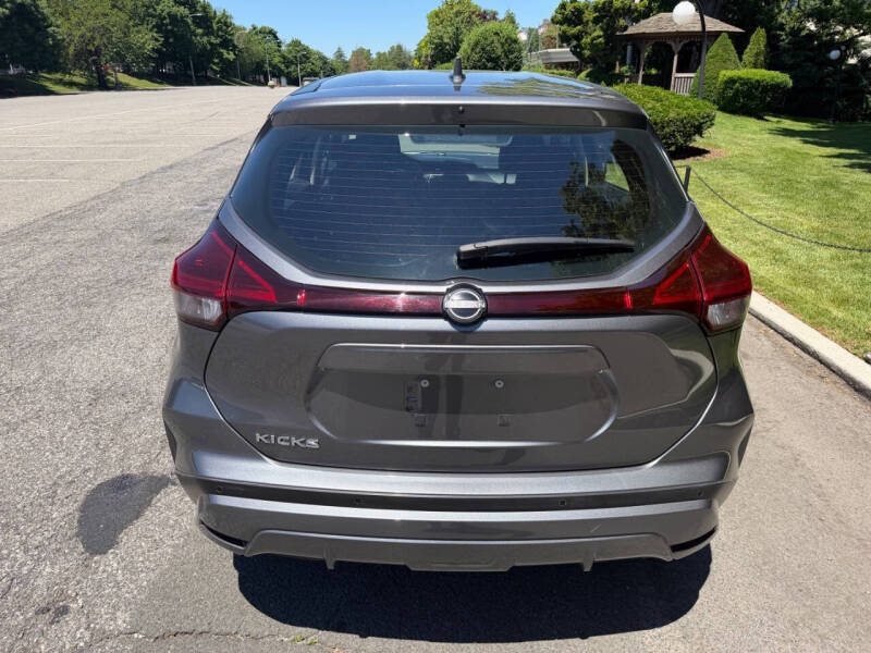 2023 Nissan Kicks S