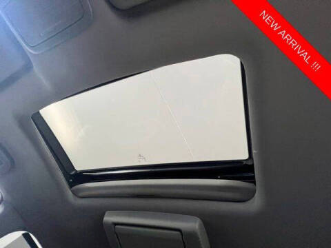 2022 Honda Pilot Touring w/Rear Captain's Chairs