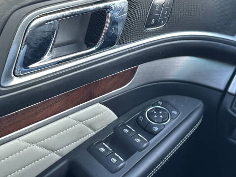 2016 Ford Explorer Platinum