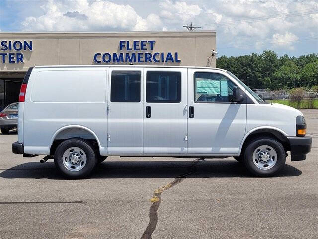 2025 Chevrolet Express 2500