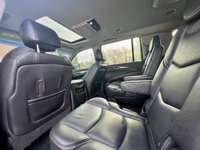 2017 Cadillac Escalade ESV Luxury