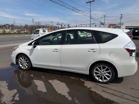 2012 Toyota Prius v Five