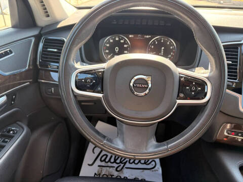 2016 Volvo XC90 T6 Momentum