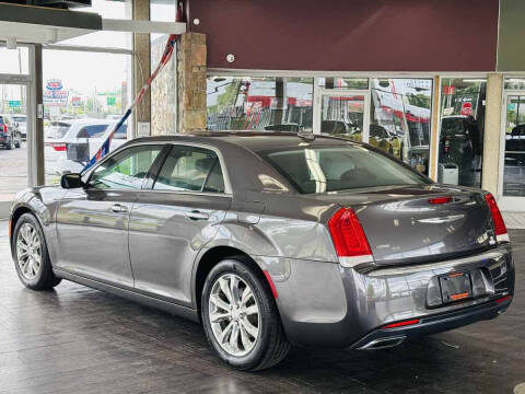2016 Chrysler 300 C