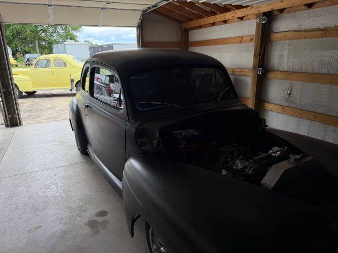 1948 Ford Super Deluxe