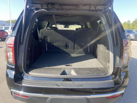 2023 Chevrolet Suburban LT