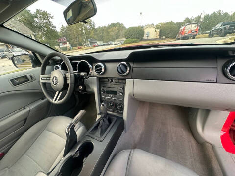 2007 Ford Mustang V6 Deluxe