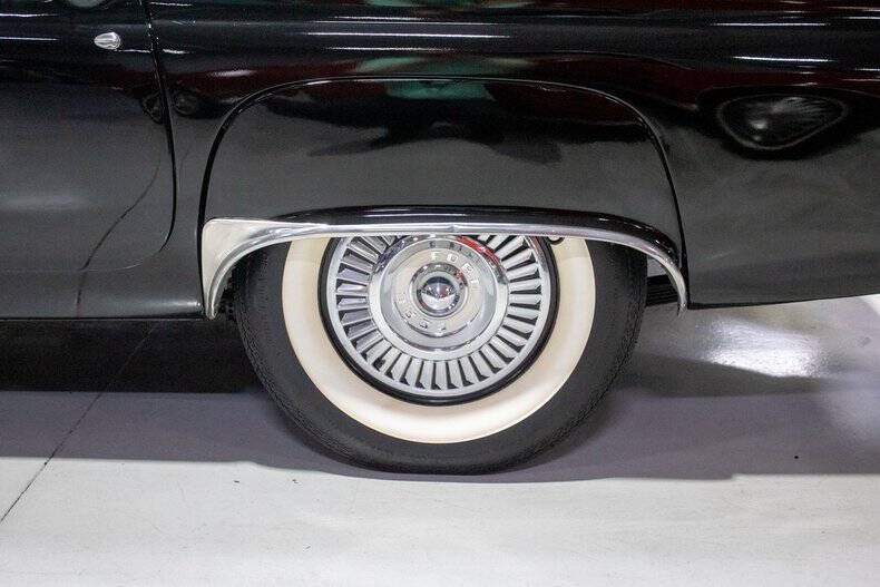 1957 Ford Thunderbird