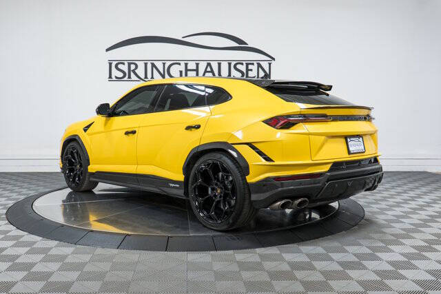 2023 Lamborghini Urus Performante
